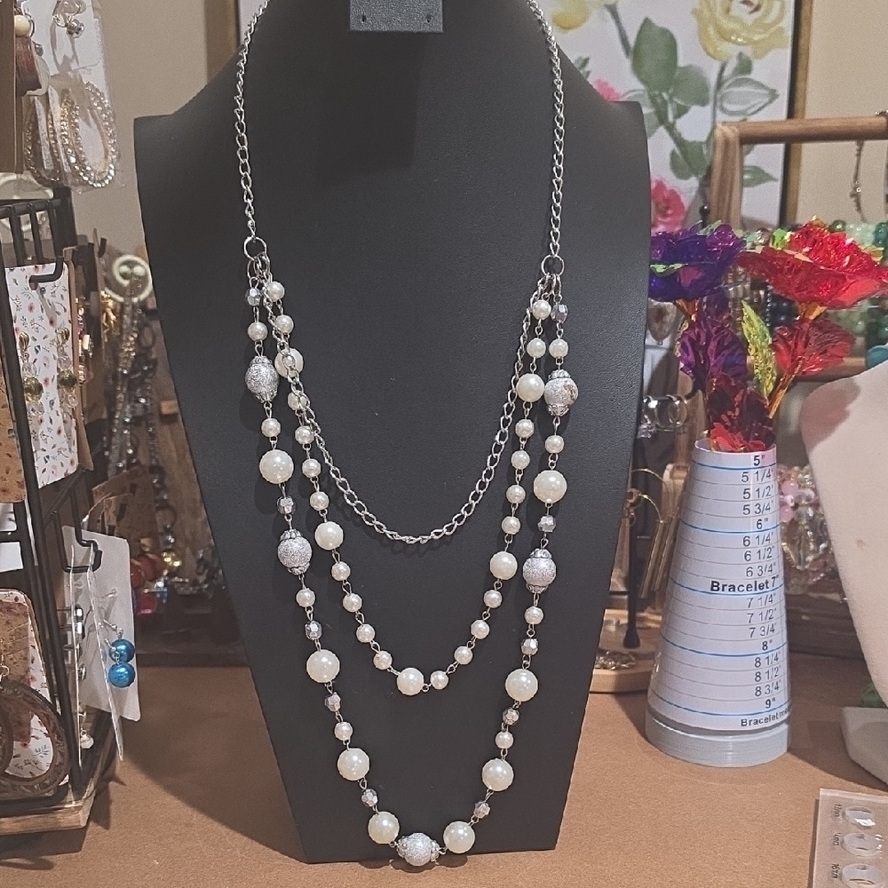 Elegant Multi-Strand Pearl and Silver Necklace - White - Picture 5 of 5